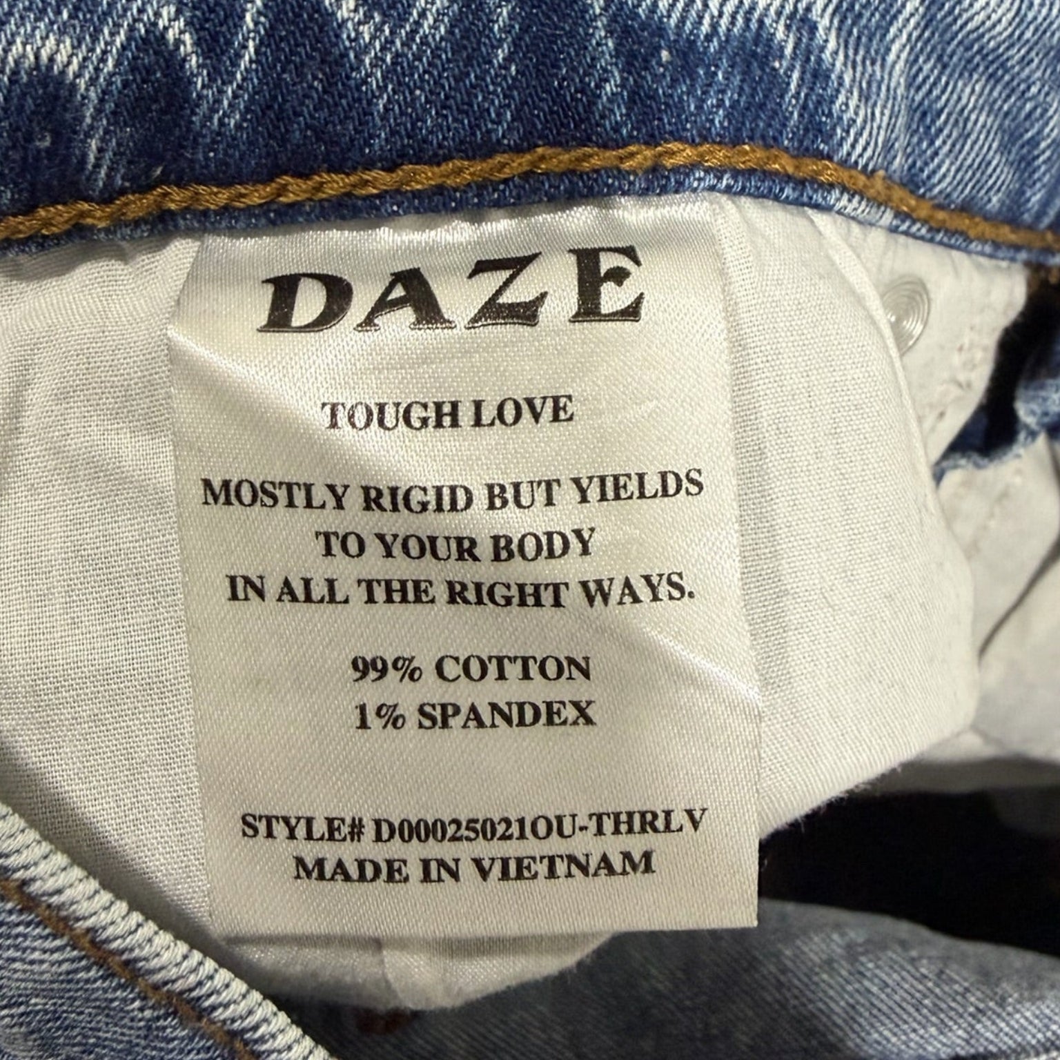 Daze Denim High Rise Distressed Shorts – Medium Wash, Raw Hem, Size 25