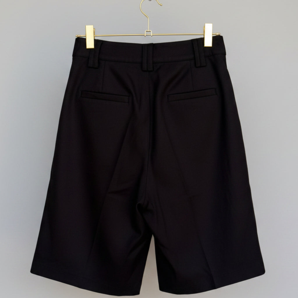 Olivaceous Black Tailored Trouser Shorts – Polished, Size S