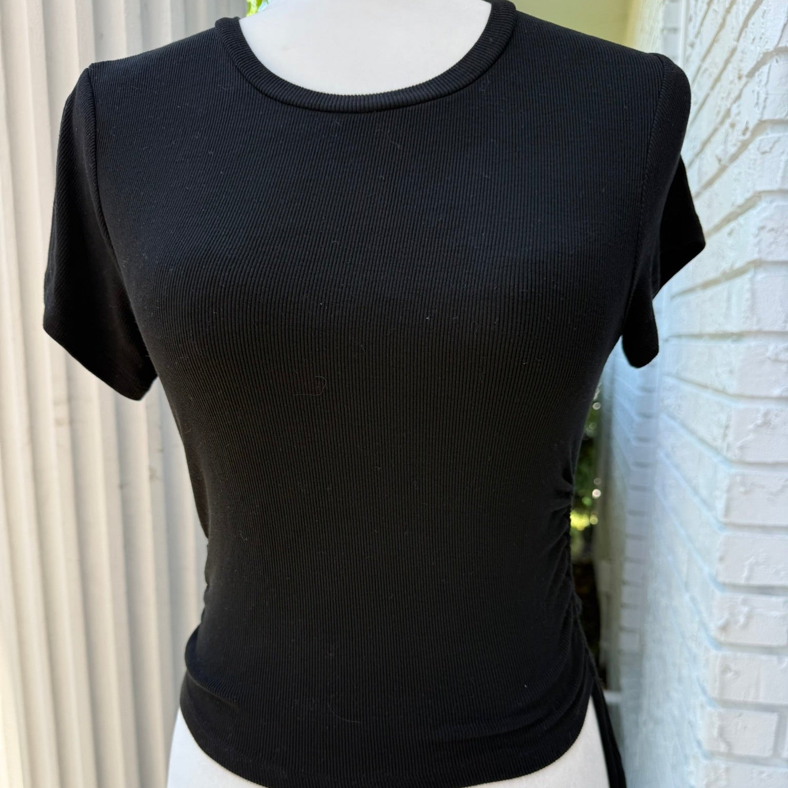 Olivaceous Ribbed Side-Ruched Black Top Size Large
