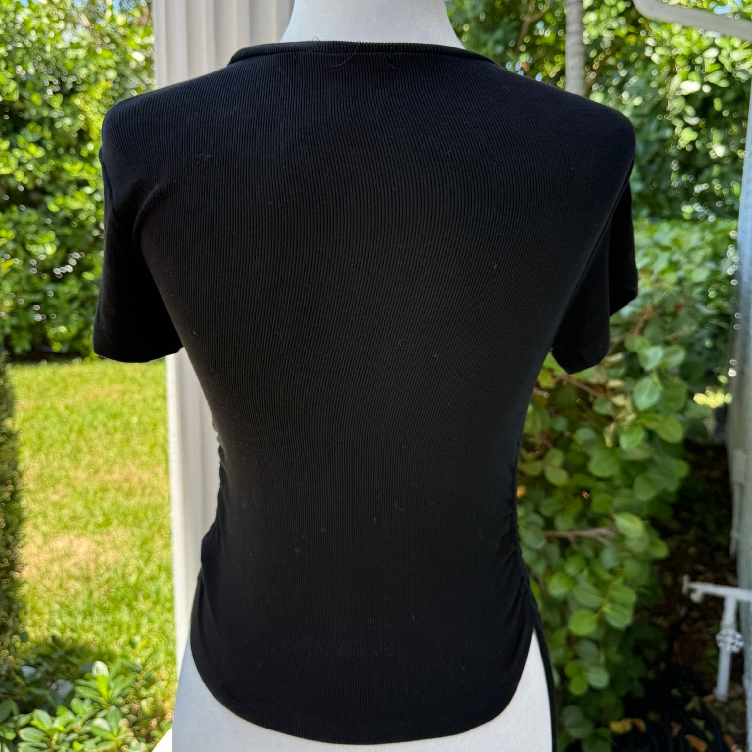 Olivaceous Ribbed Side-Ruched Black Top Size Large