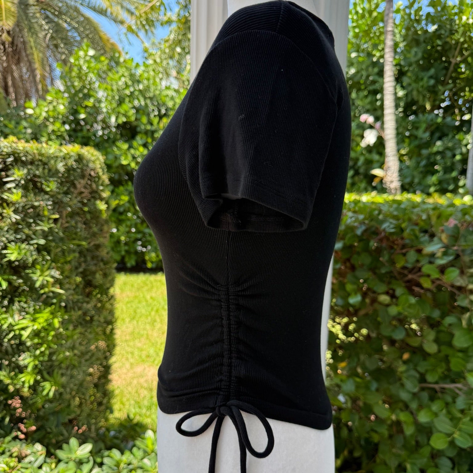 Olivaceous Ribbed Side-Ruched Black Top Size Large