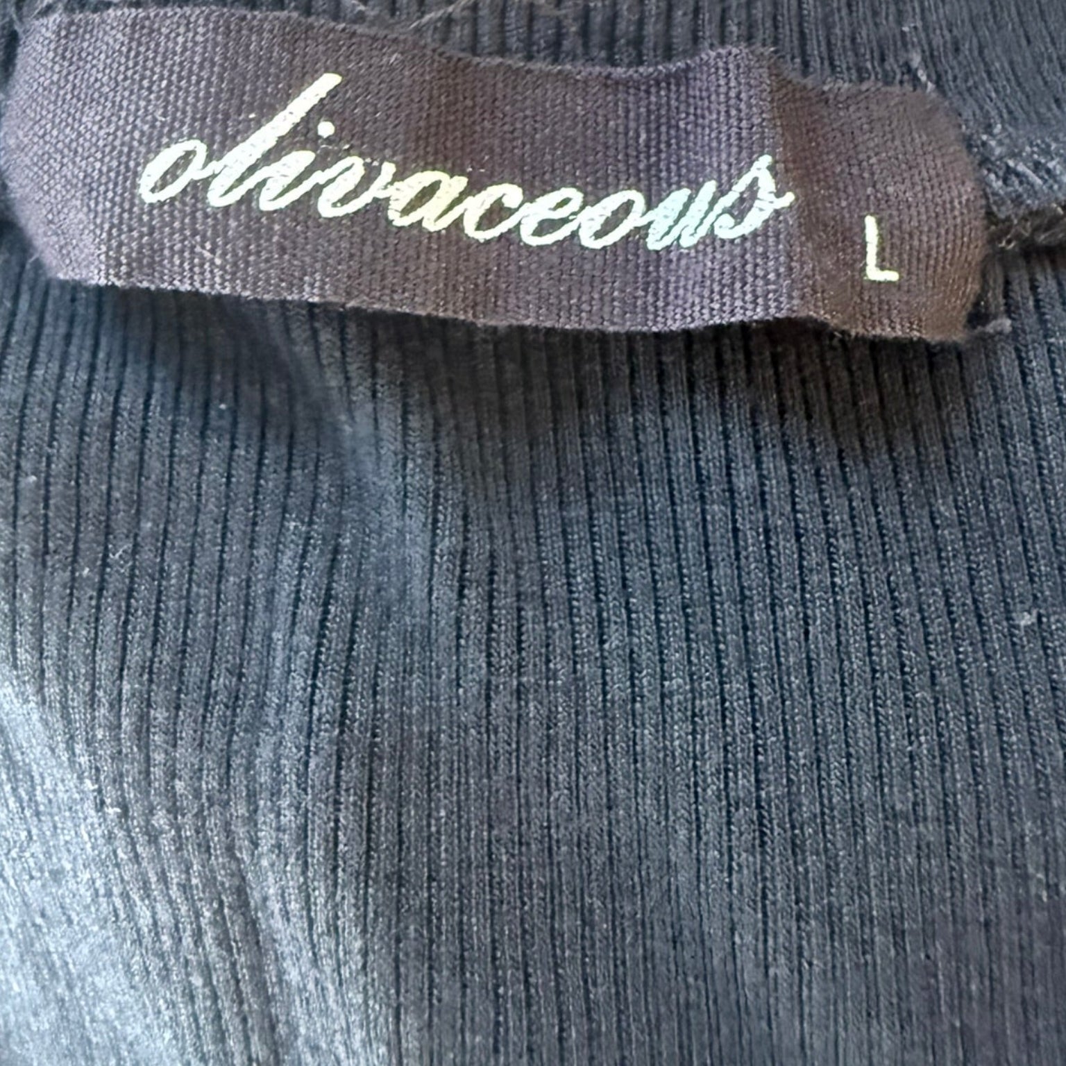 Olivaceous Ribbed Side-Ruched Black Top Size Large