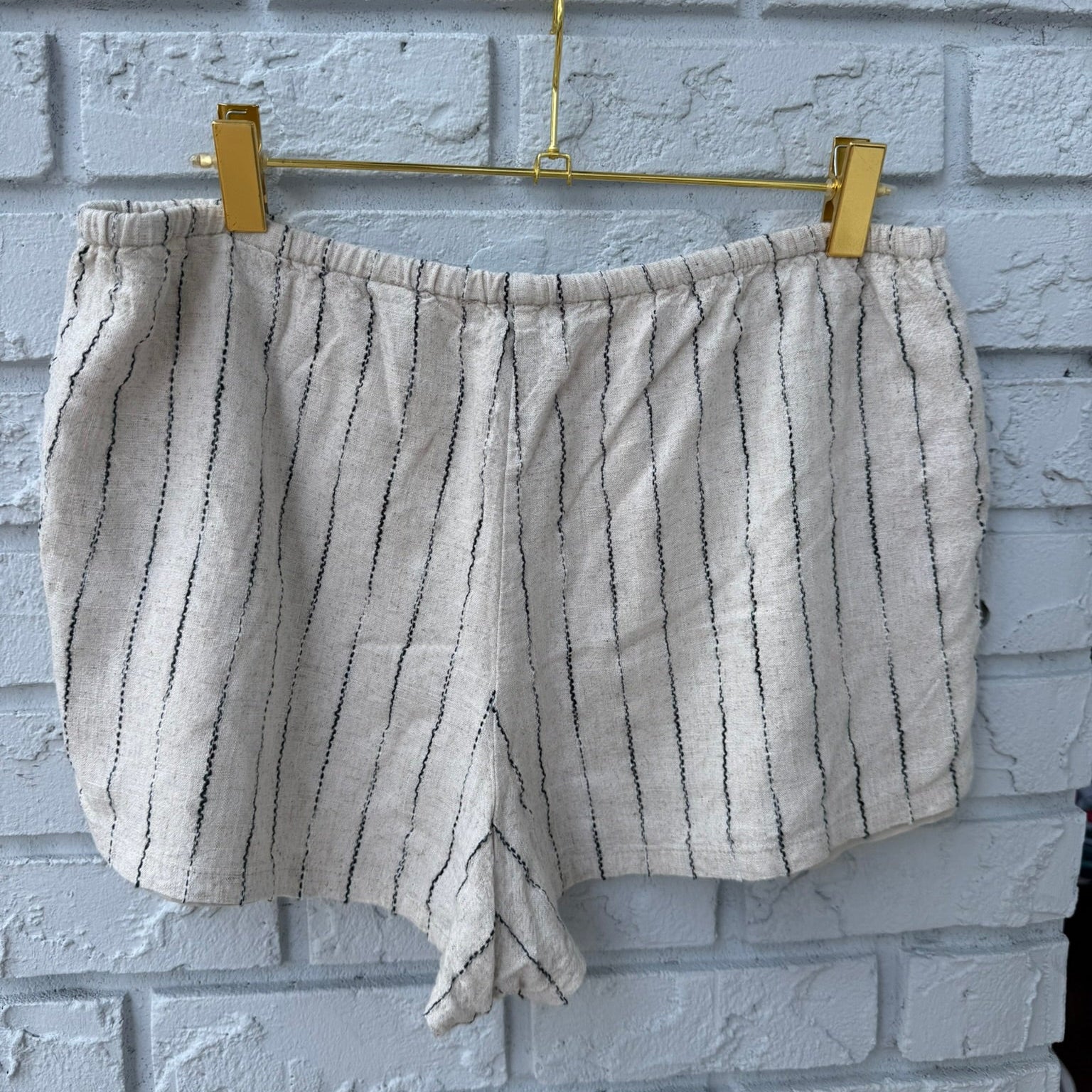 Robertson & Rodeo Striped Linen-Blend Shorts Size Medium