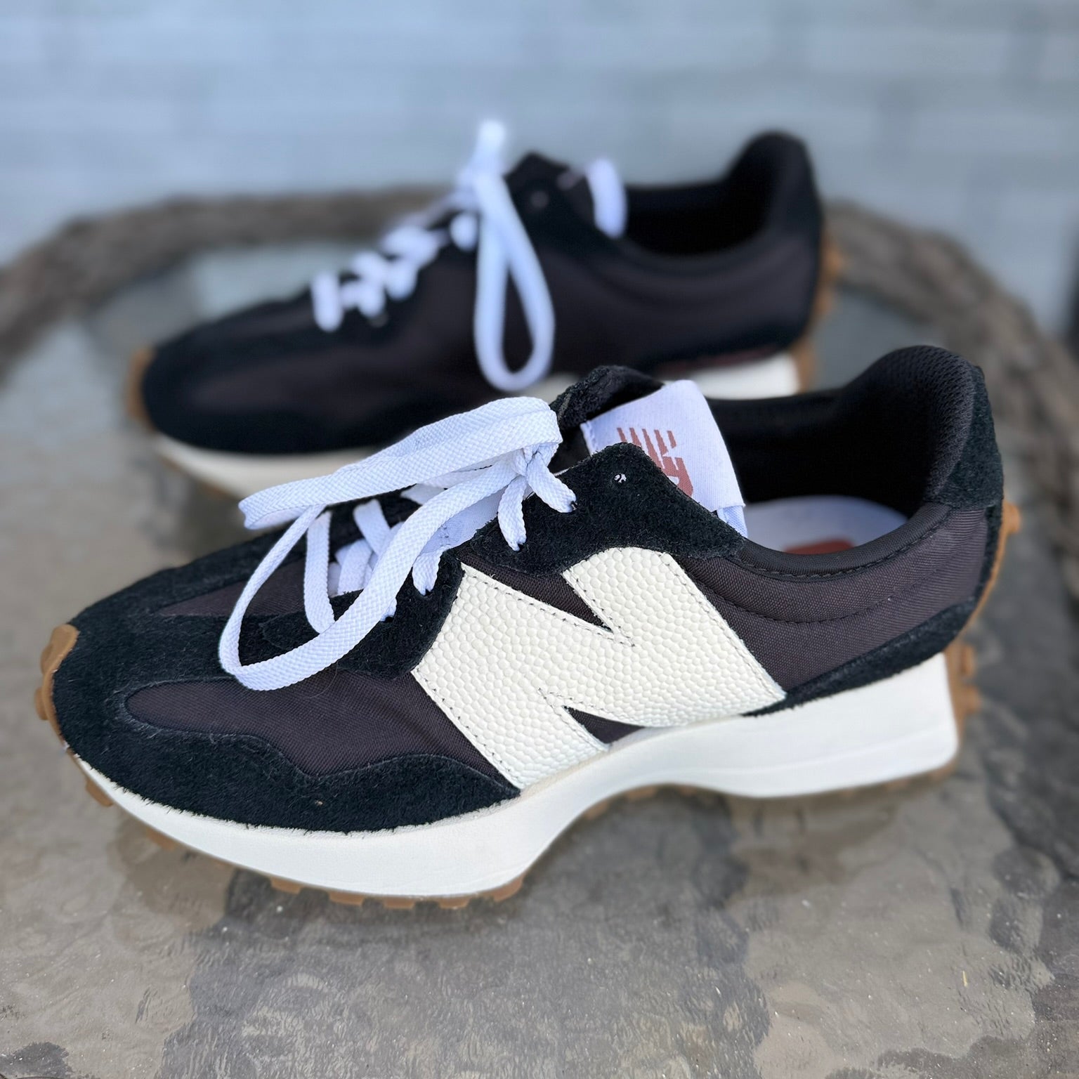 New Balance 327 Black/White Sneakers Size 6