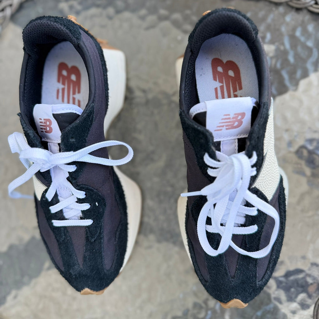 New Balance 327 Black/White Sneakers Size 6