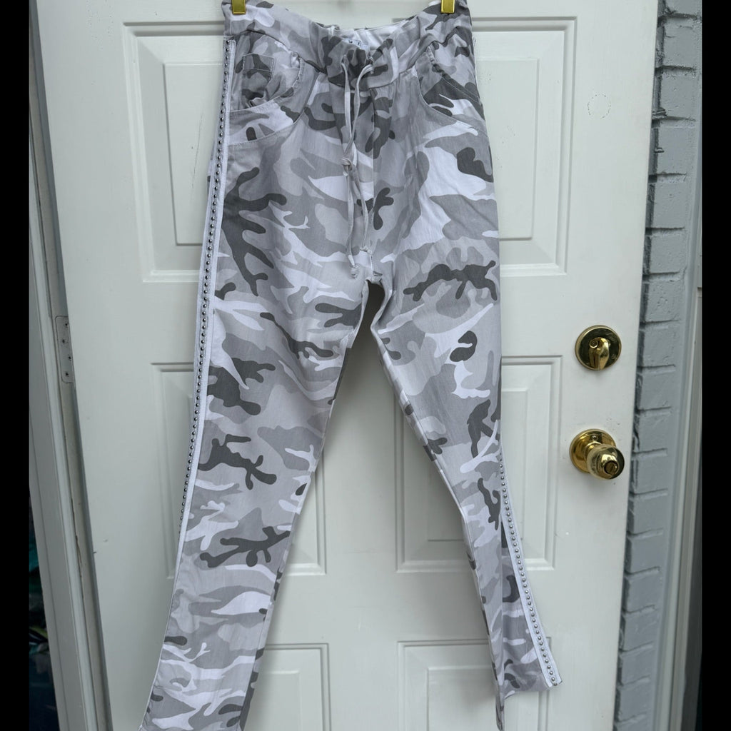 GIGI Moda Camo Studded Joggers One Size | Made in Italy Women's Camo Pants