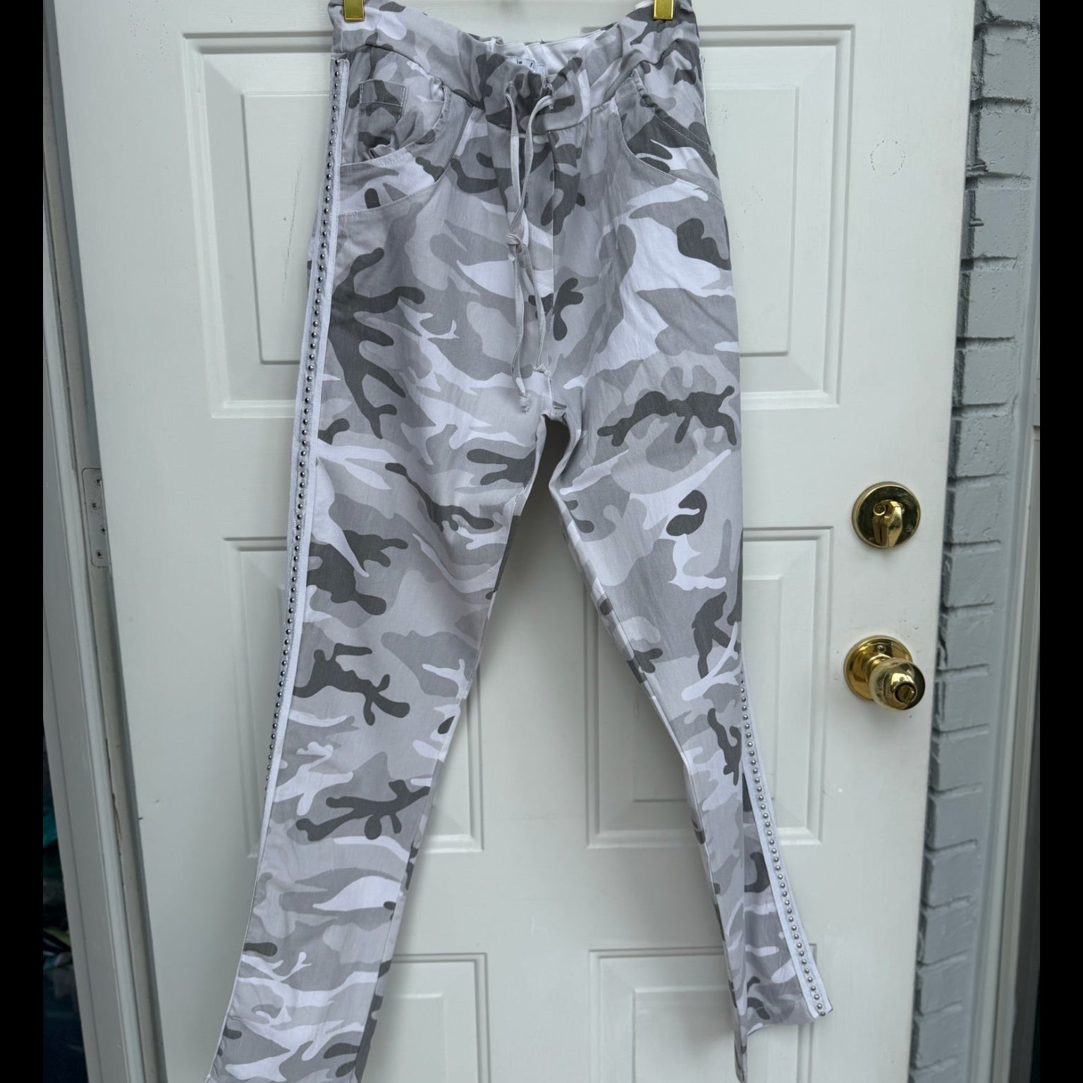 GIGI Moda Camo Studded Joggers One Size | Made in Italy Women's Camo Pants
