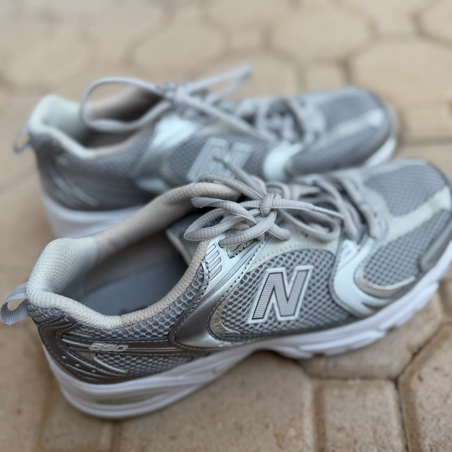 New Balance 530 Silver Metallic Sneakers Size 8 | Women's Retro Running Shoes