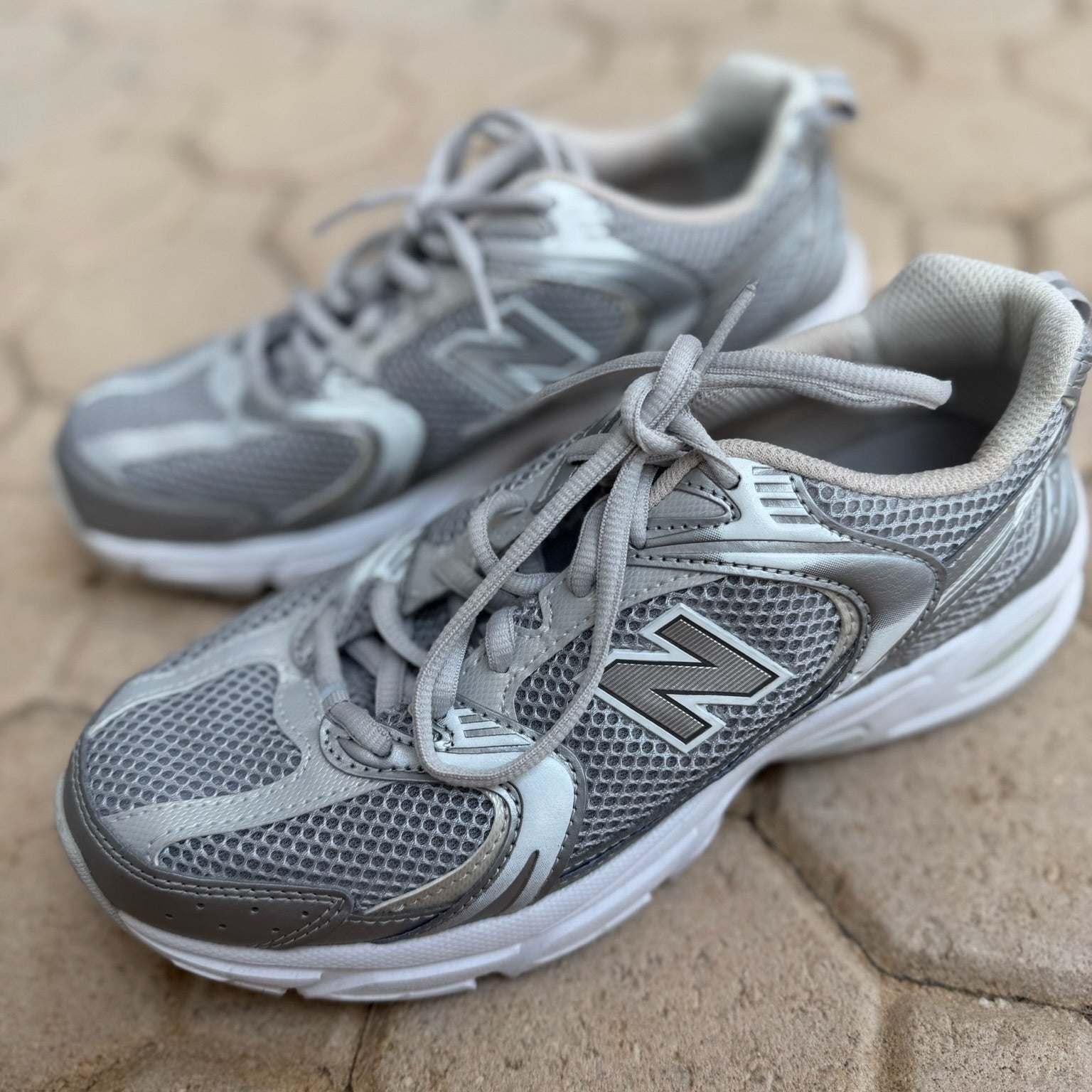 New Balance 530 Silver Metallic Sneakers Size 8 | Women's Retro Running Shoes