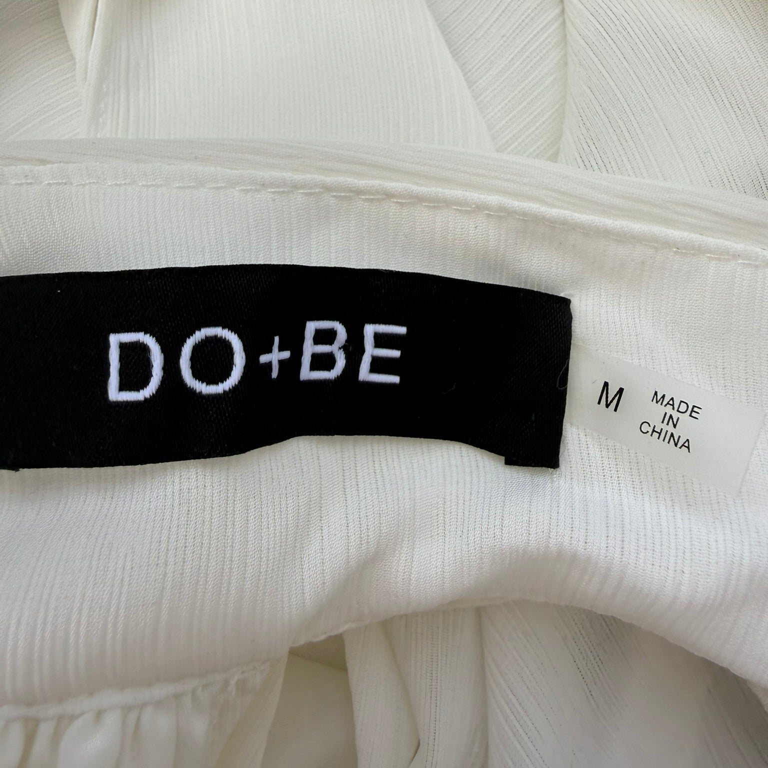 Do + Be White Halter Rosette Halter Top Size Medium