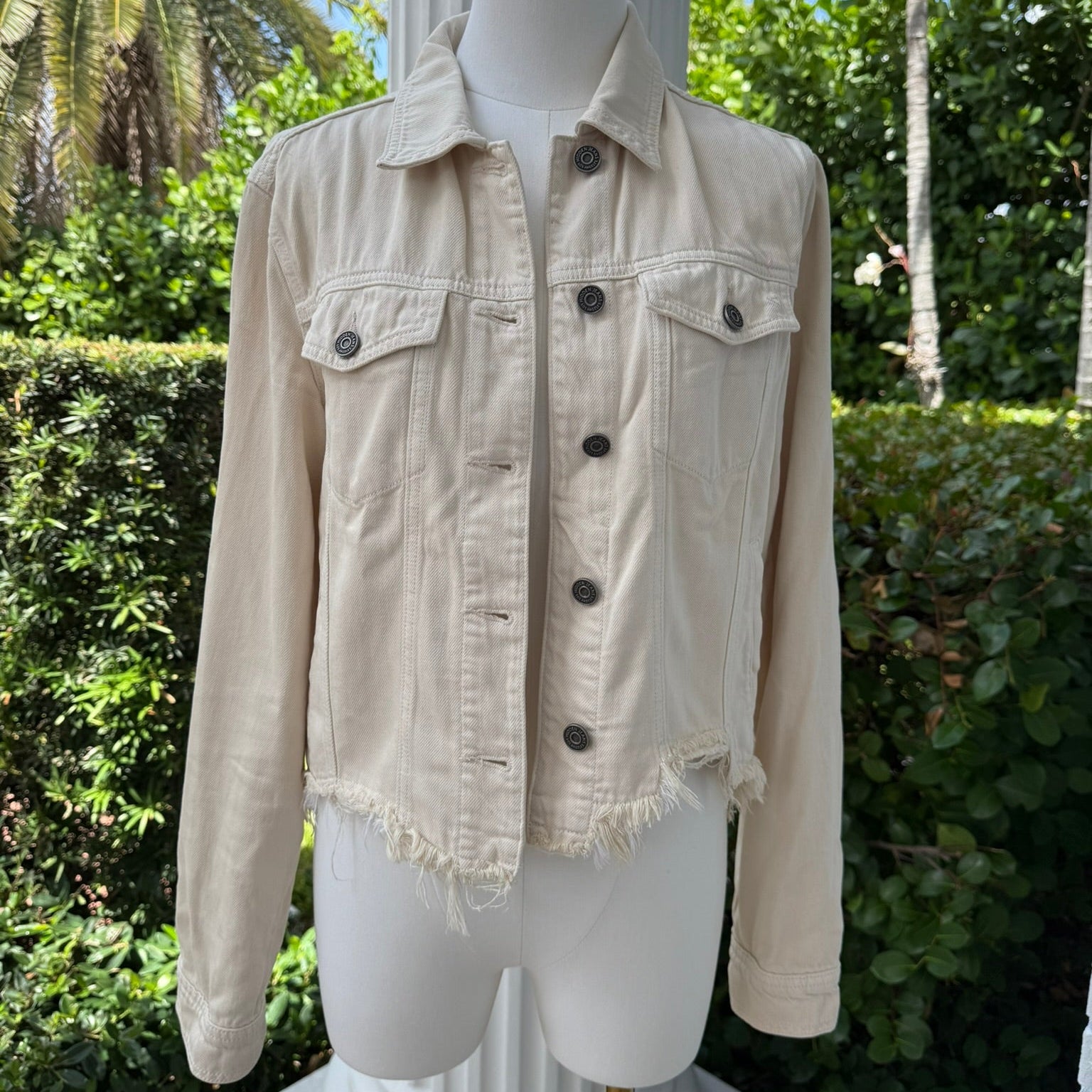 Hidden Jeans Frayed Cream Denim Jacket Size Medium
