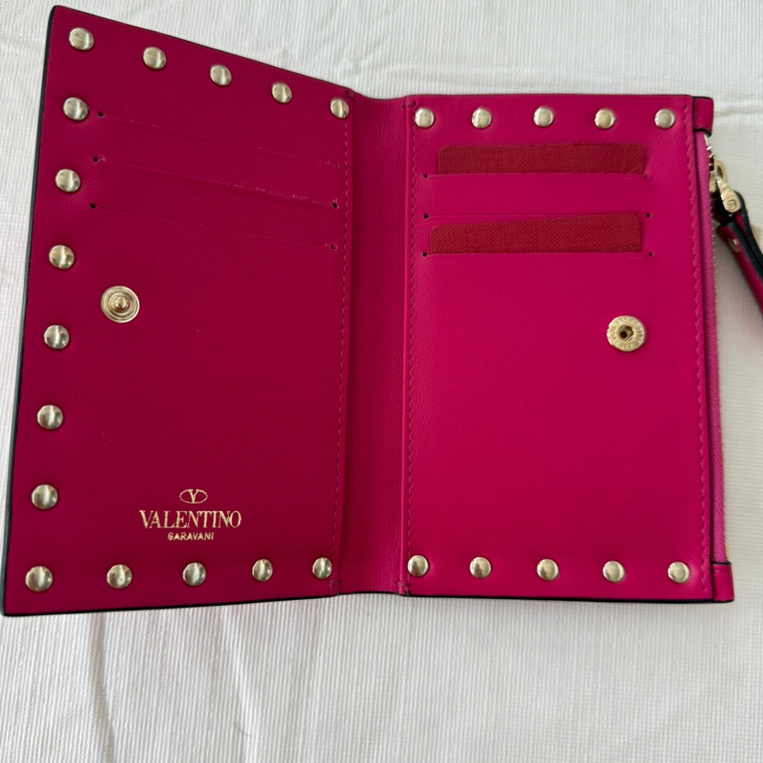 Valentino Garavani Rockstud Continental Wallet -Fuchsia