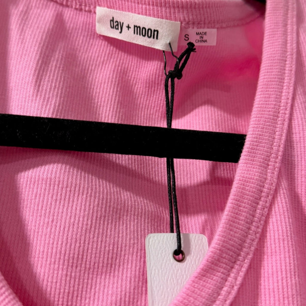 Day & Moon Pink Ruffle Sleeve Bodysuit NWT Size S | Flutter Sleeve Knit Bodysuit