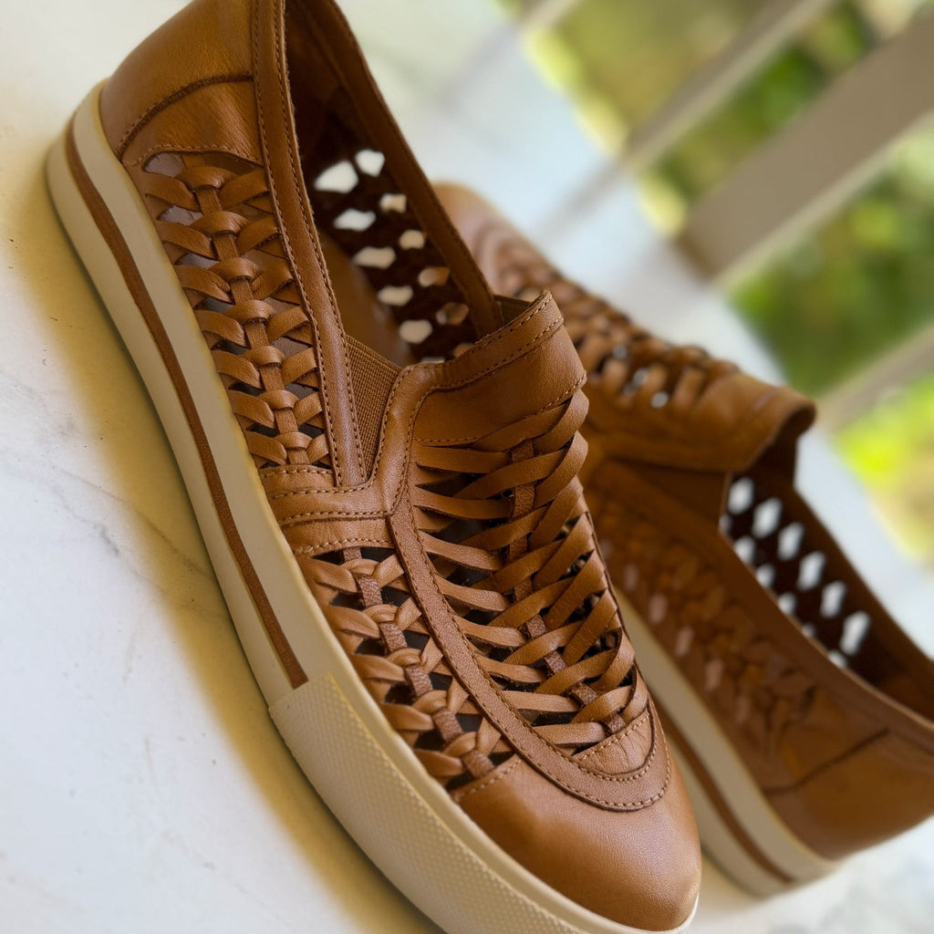 L'Amour Des Pieds Woven Leather Slip-On Sneakers Size 8
