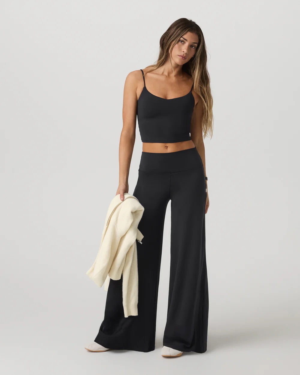 Vuori Halo Easy Performance Wide-Leg Black Pants Size Medium