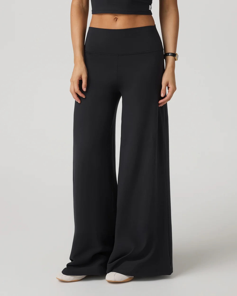 Vuori Halo Easy Performance Wide-Leg Black Pants Size Medium