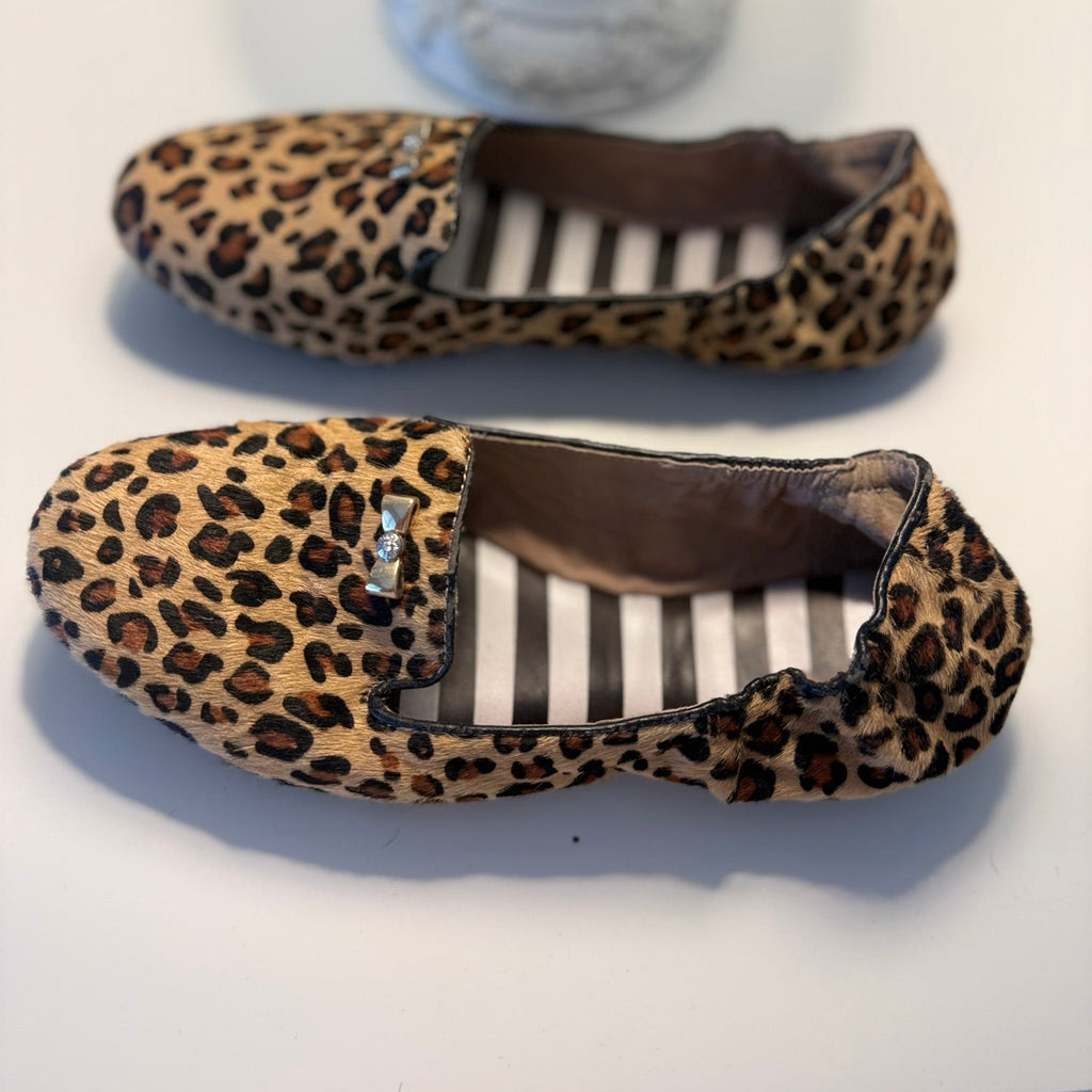 Henri Bendel Leopard Calf Hair Bow Flats Size 7 | Designer Animal Print Shoes