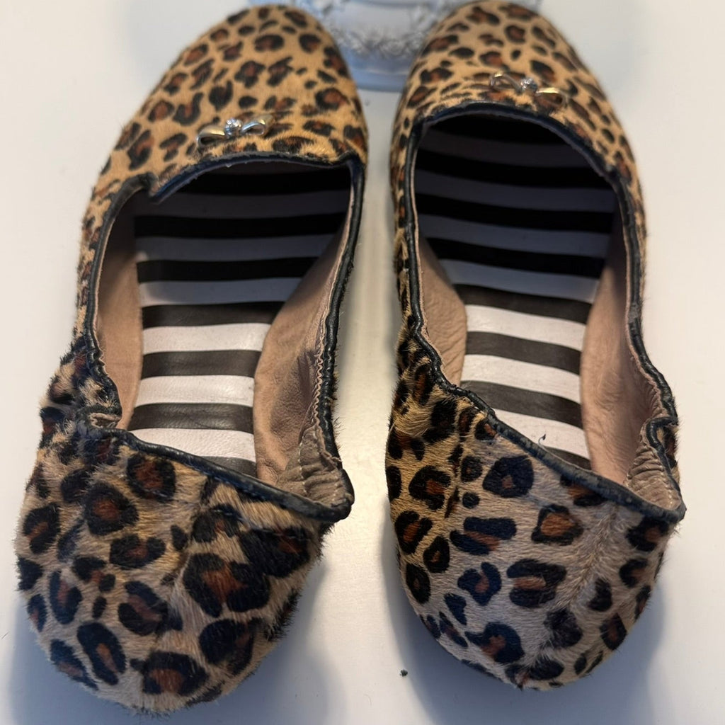 Henri Bendel Leopard Calf Hair Bow Flats Size 7 | Designer Animal Print Shoes