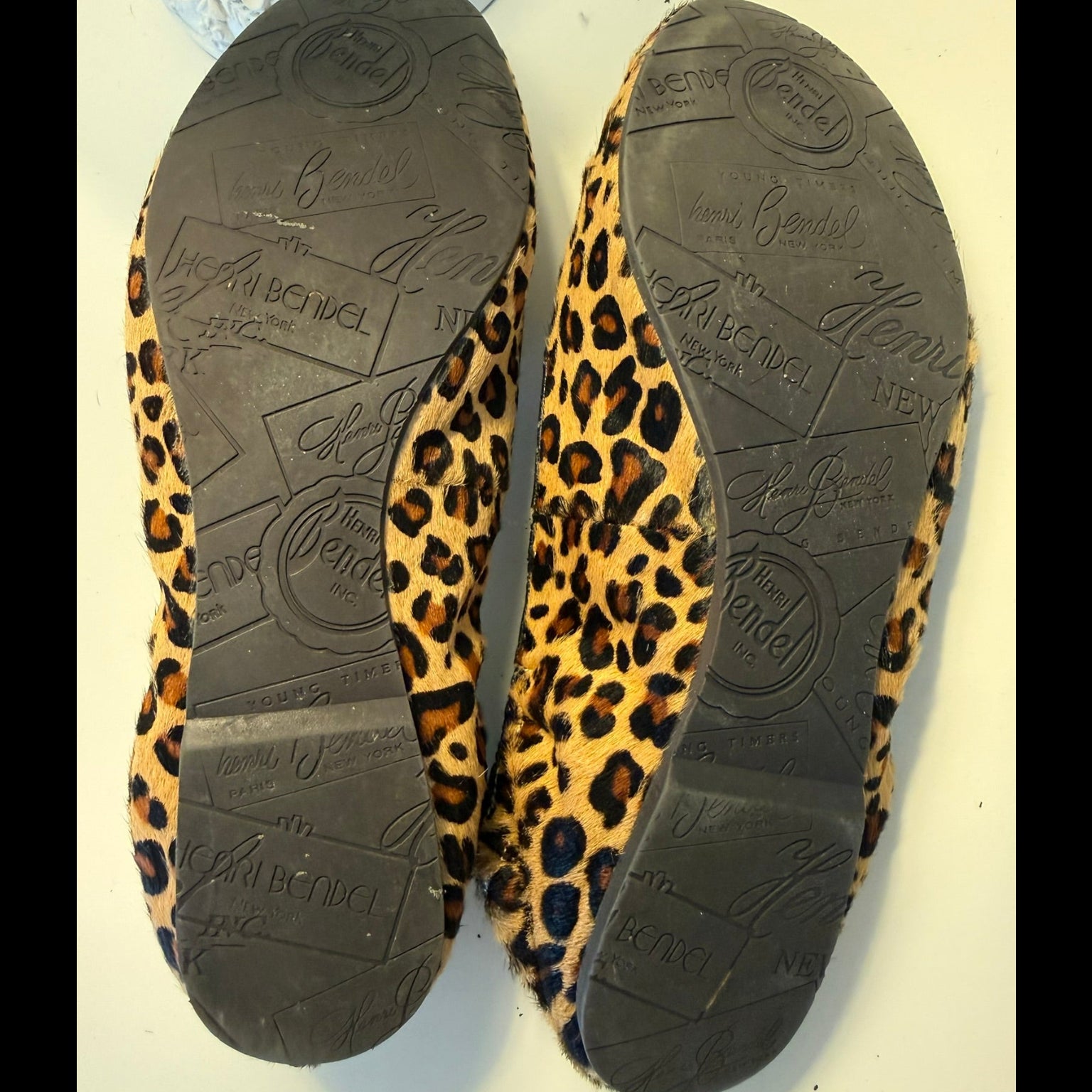 Henri Bendel Leopard Calf Hair Bow Flats Size 7 | Designer Animal Print Shoes