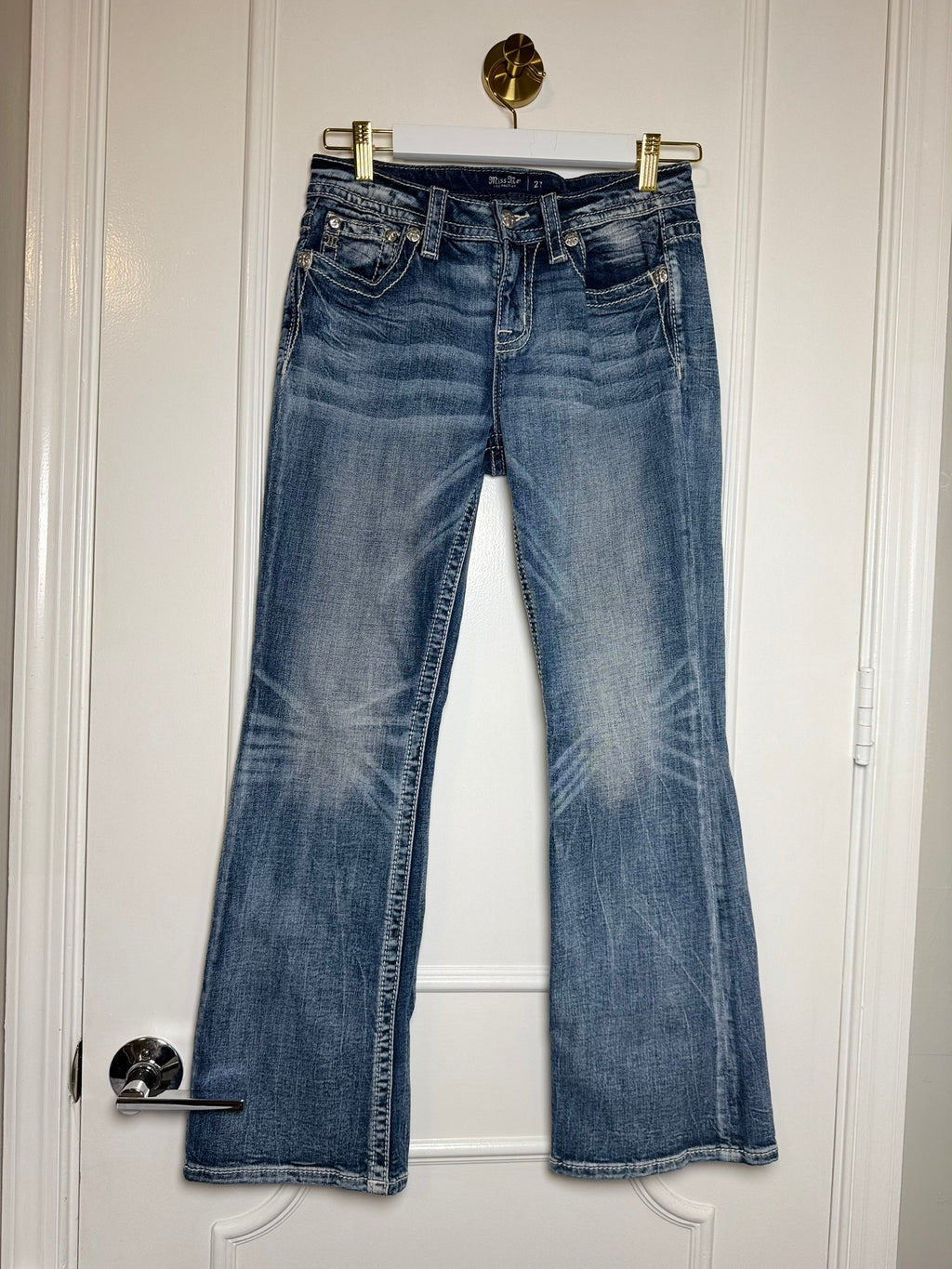 Miss Me Embellished fleur-de-lis  Pocket Bootcut Jeans Size 27