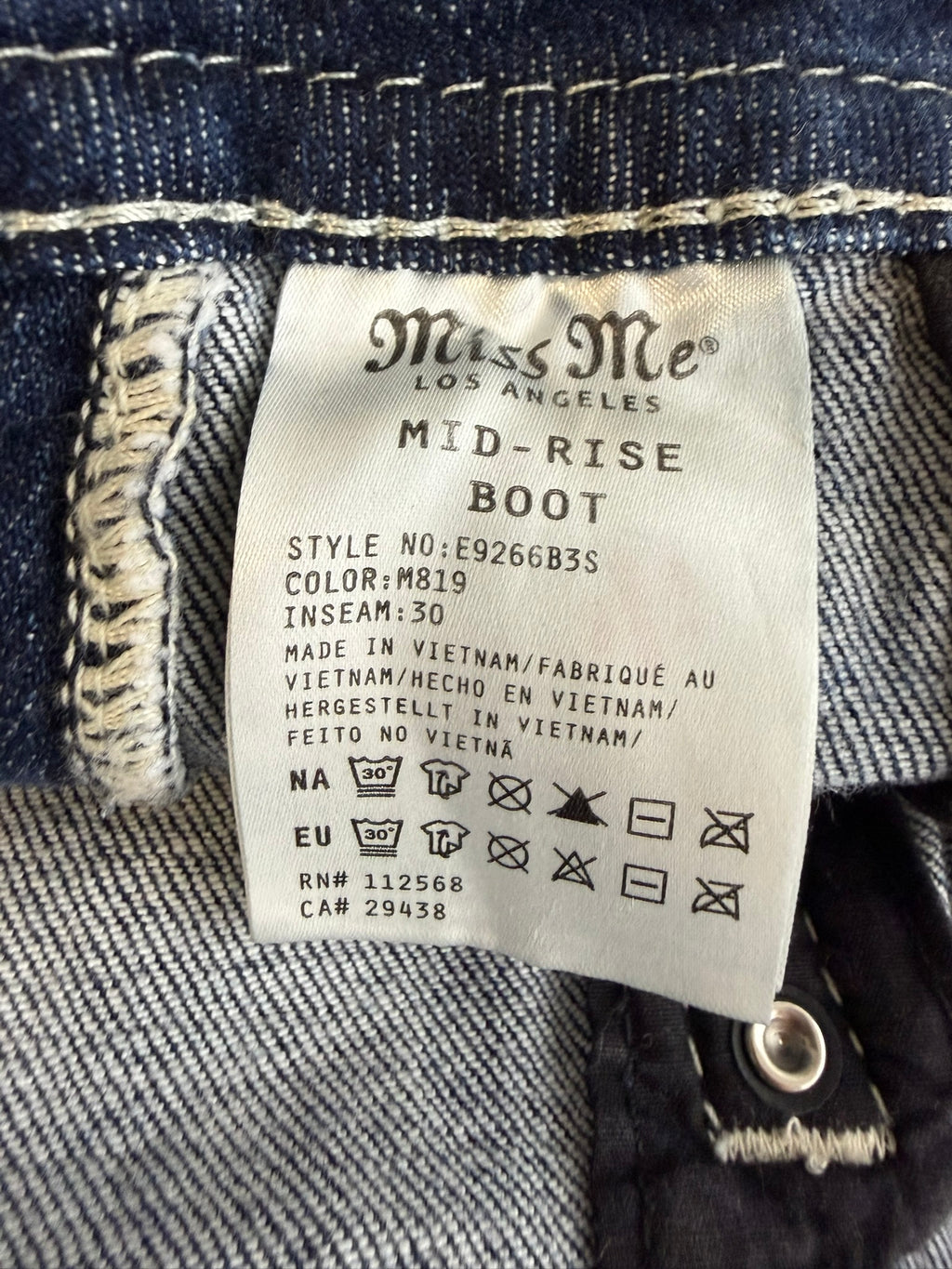 Miss Me Embellished fleur-de-lis  Pocket Bootcut Jeans Size 27