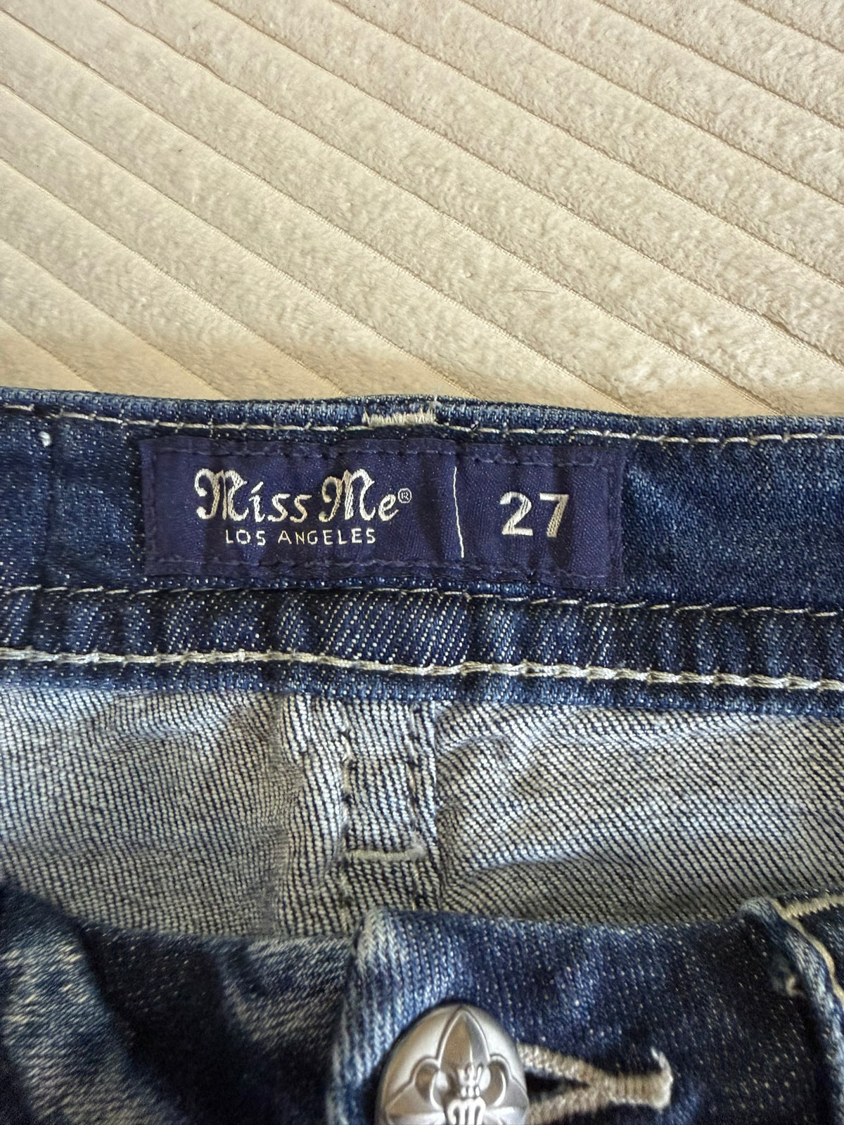 Miss Me Mid-Rise Skinny Jeans Size 27