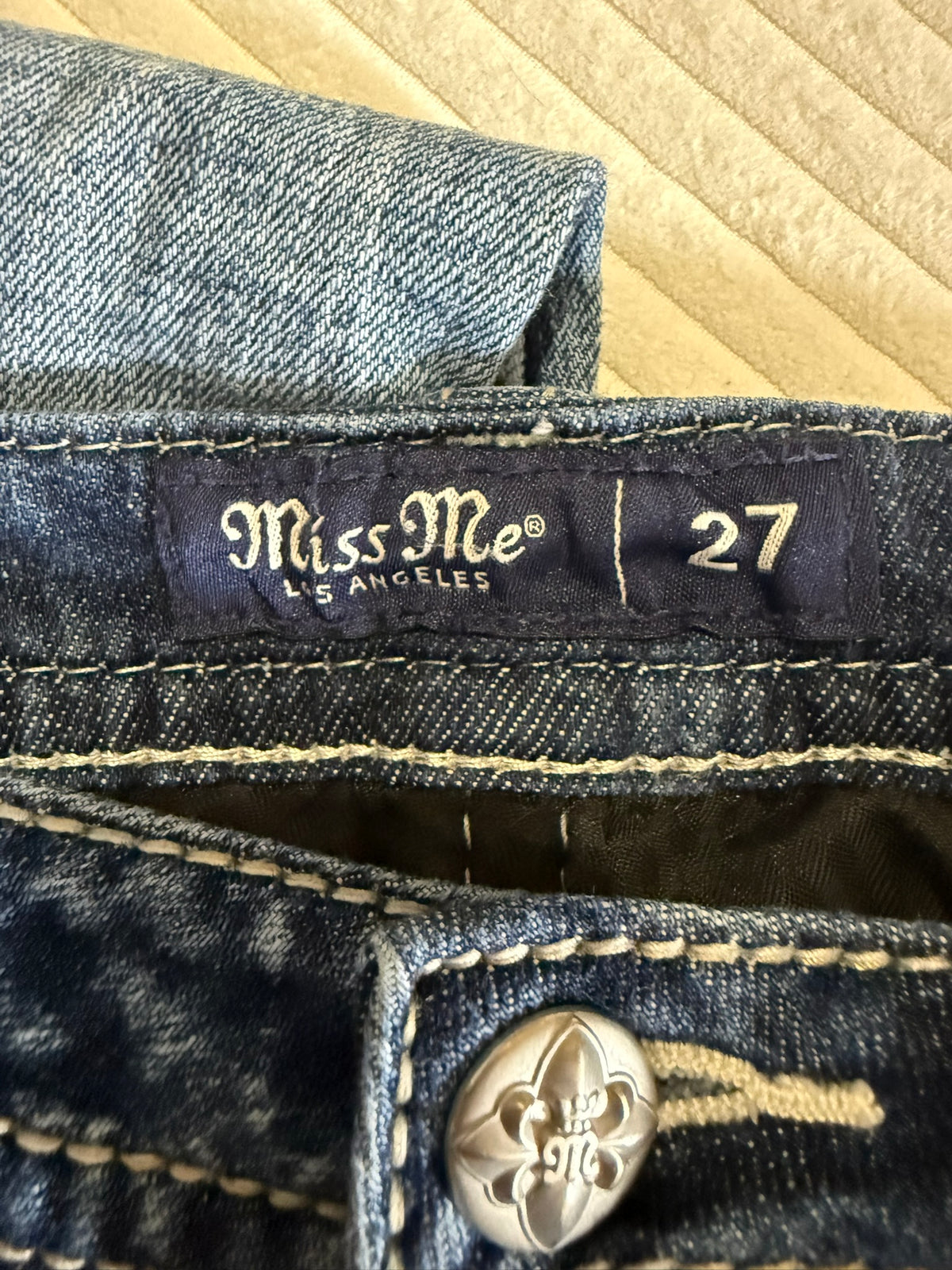 Miss Me Mid-Rise Tailored Bootcut Jeans Size 27