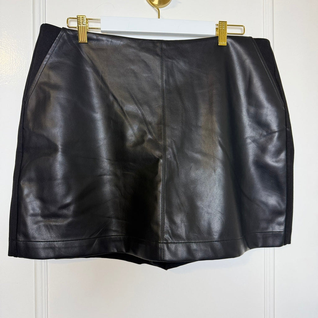 Cabi Jett Faux Leather Skort Style 4585 Size 16
