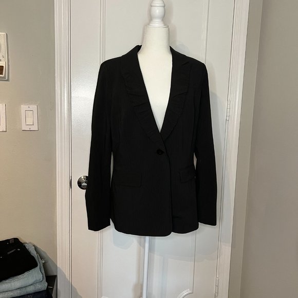 Cabi 601 black pinstripe blazer jacket size 12