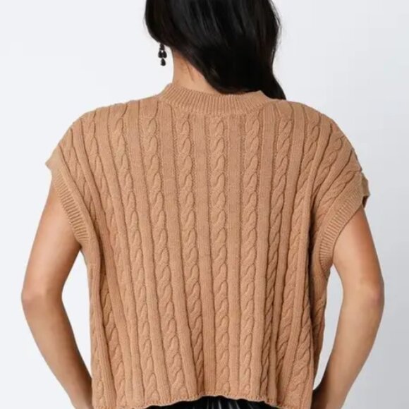 Olivaceous Alina Sweater Vest Size Medium