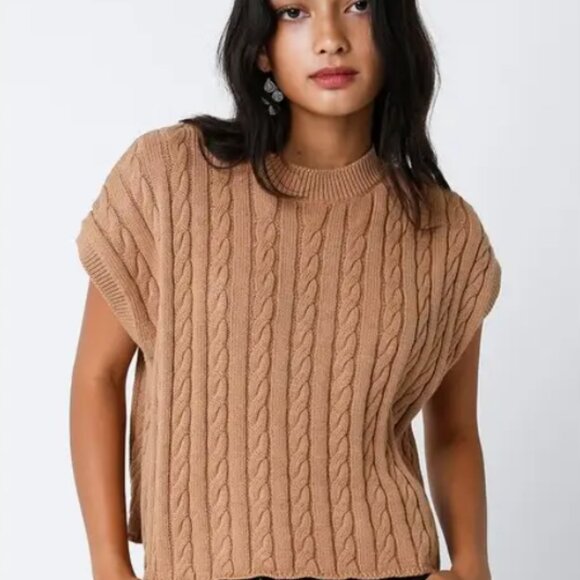Olivaceous Alina Sweater Vest Size Medium