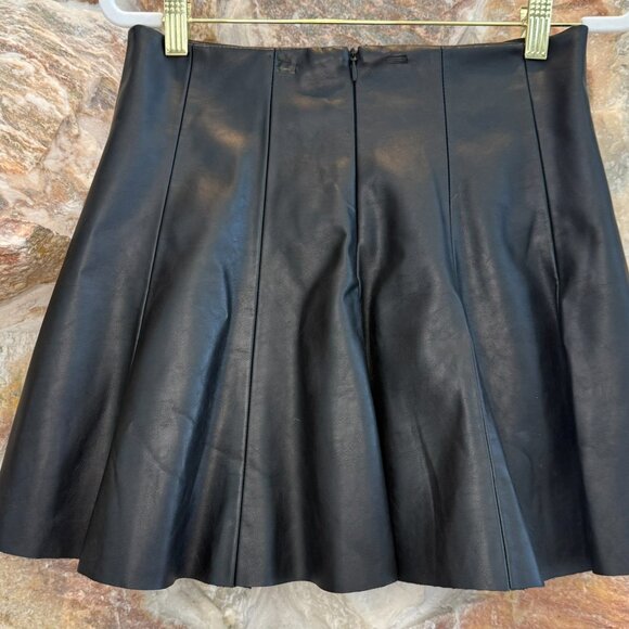 KLD Faux Leather A-Line Mini skort Size Medium
