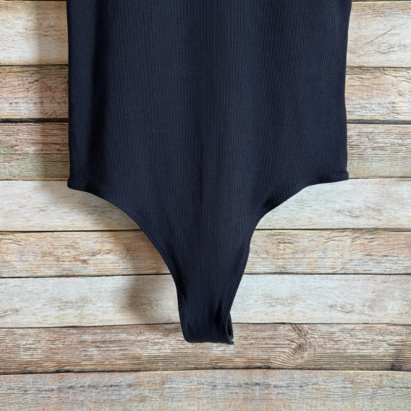 Vuori Short Sleeve Pose Bodysuit Size Small