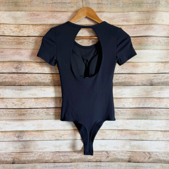 Vuori Short Sleeve Pose Bodysuit Size Small